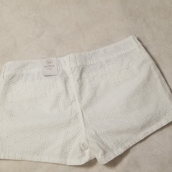 White circle pattern shorts - Picture 2 of 3
